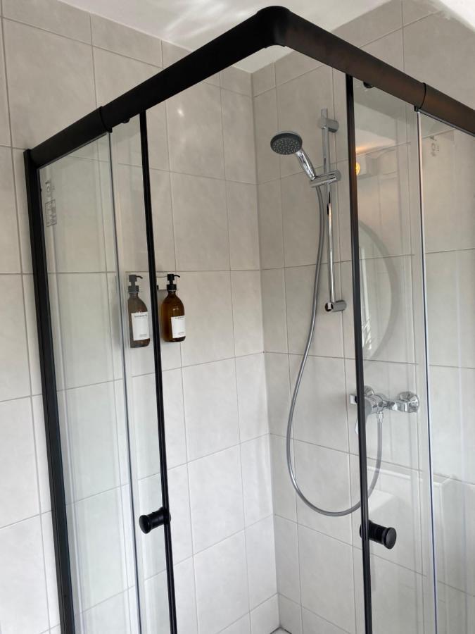 Bostel 1 - Modernes Dachgeschoss-Studio In Duisburg Meiderich, 4,7 Km Hbf, U-Bahn 250M, Flughafen Duesseldorf 28 Km, Landschaftspark 2,9 Km, 5 Gehminuten Von Herzklinik Entfernt 외부 사진