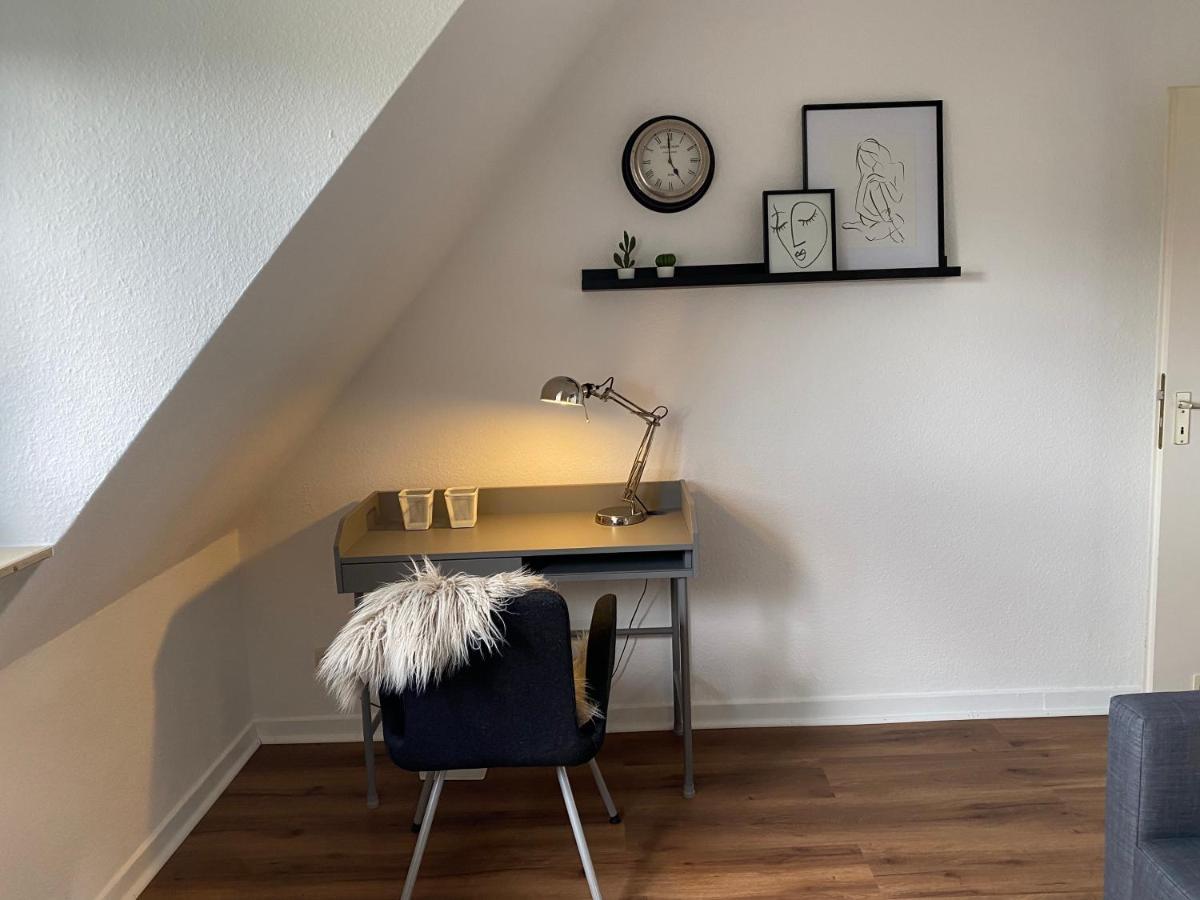 Bostel 1 - Modernes Dachgeschoss-Studio In Duisburg Meiderich, 4,7 Km Hbf, U-Bahn 250M, Flughafen Duesseldorf 28 Km, Landschaftspark 2,9 Km, 5 Gehminuten Von Herzklinik Entfernt 외부 사진